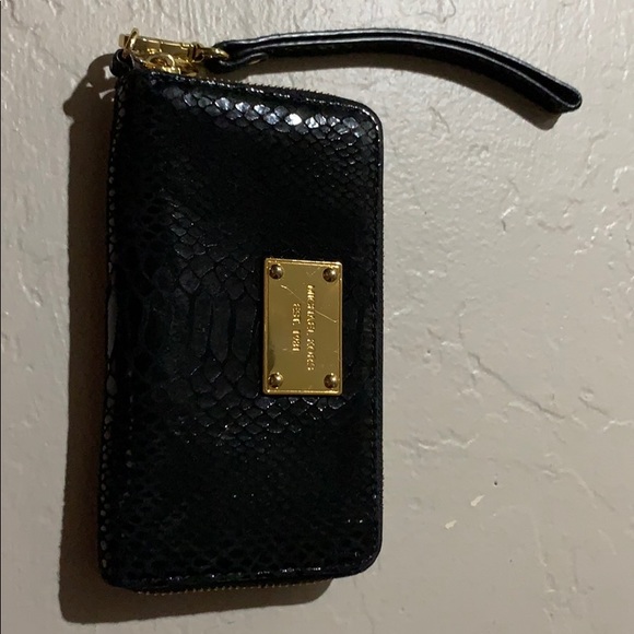 Michael Kors Snakeskin Wristlet - Picture 1 of 5